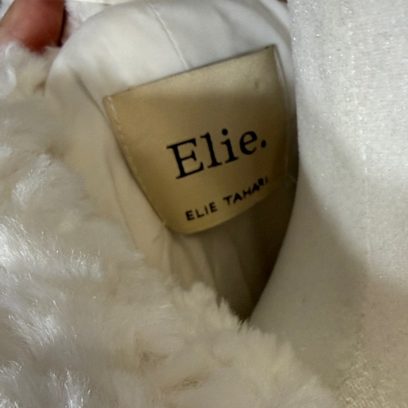 Elie Tahari Cream Teddy Jacket - Picture 2 of 6